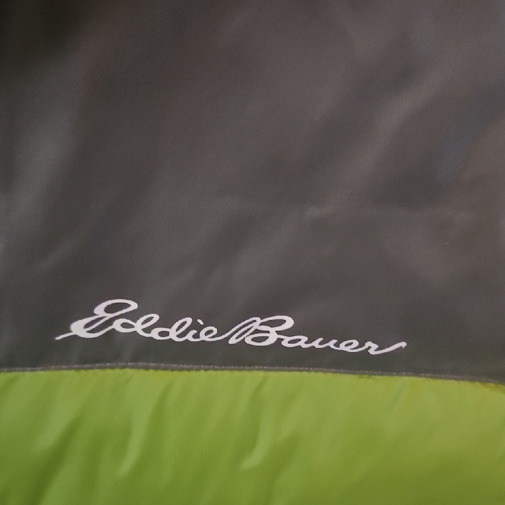 Eddie Bauer Green and Gray Quilted Puffer Vest - Picture 4 of 8
